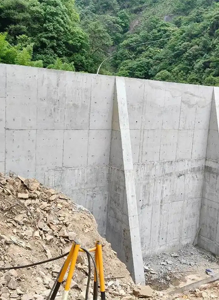 威海荣成重力式挡土墙